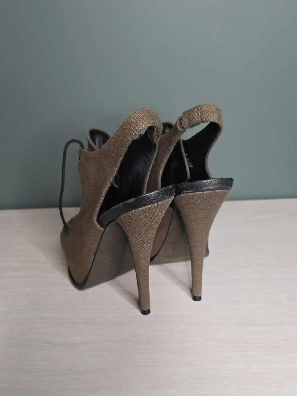 Elizabeth And James  Olive Brown canvas  Lace-Up Peep-Toe Margo Heels Size 7